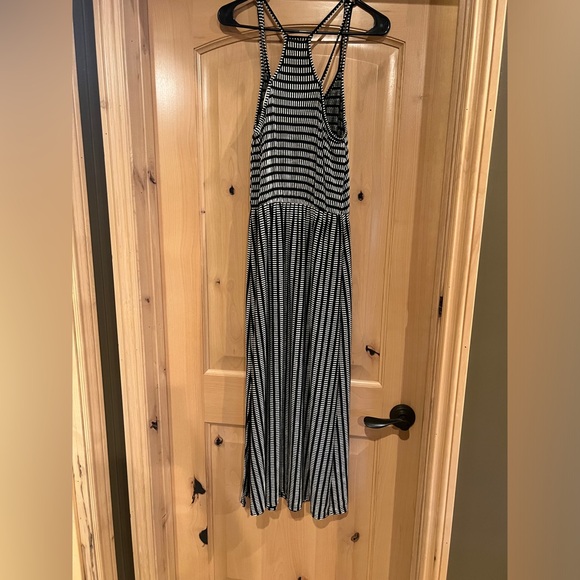 Black and White Maxi Dress - Picture 2 of 4